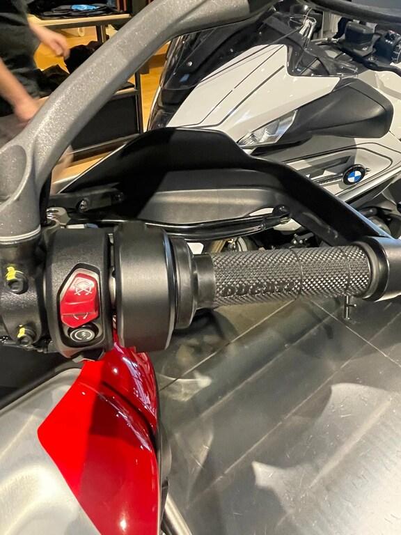 MULTISTRADA V4