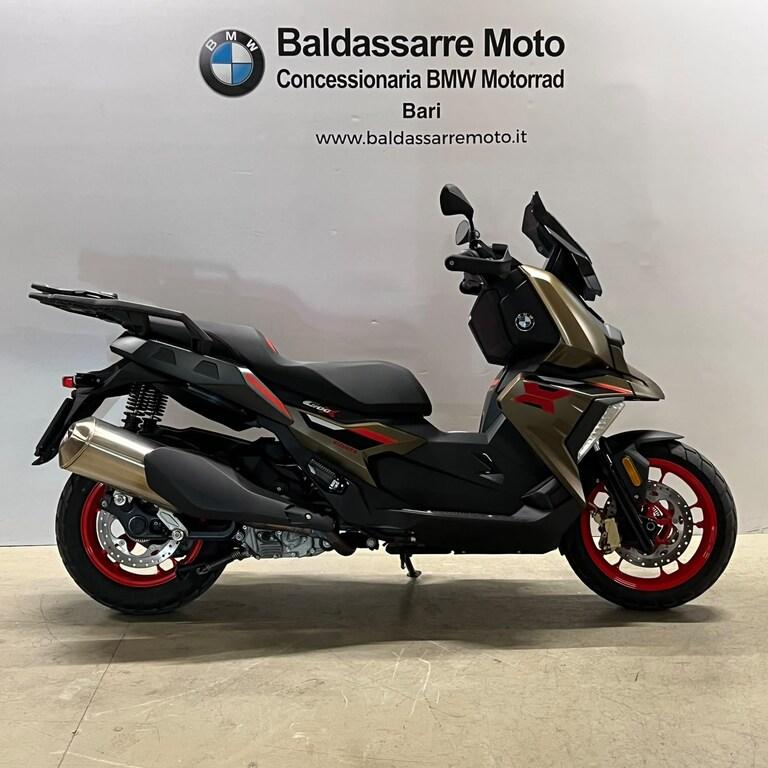 C 400 X