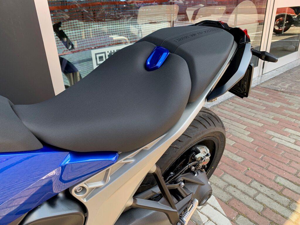 R 1300 R