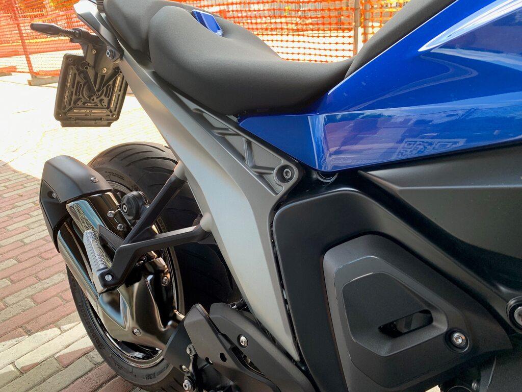 R 1300 R