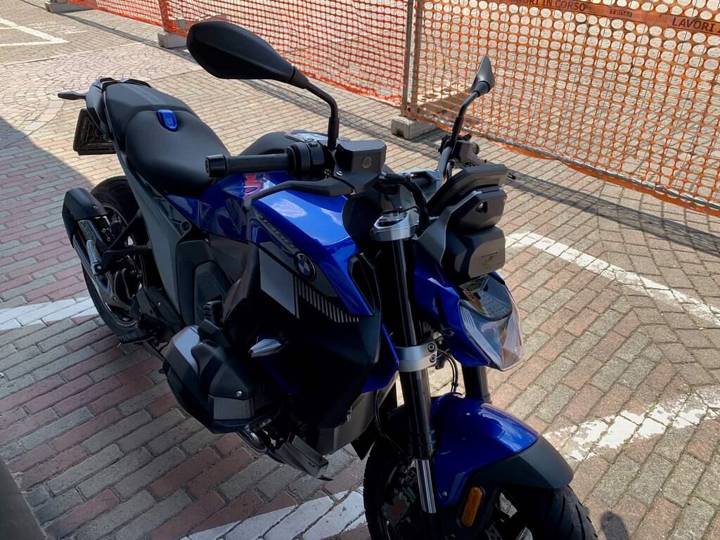 R 1300 R
