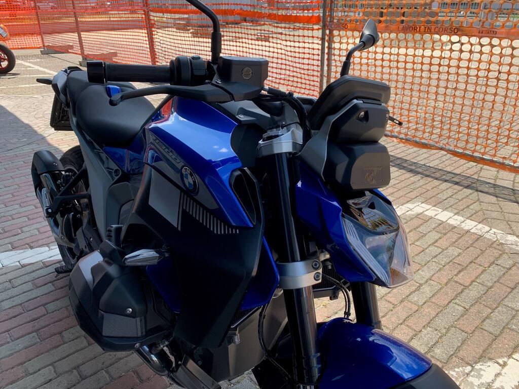 R 1300 R