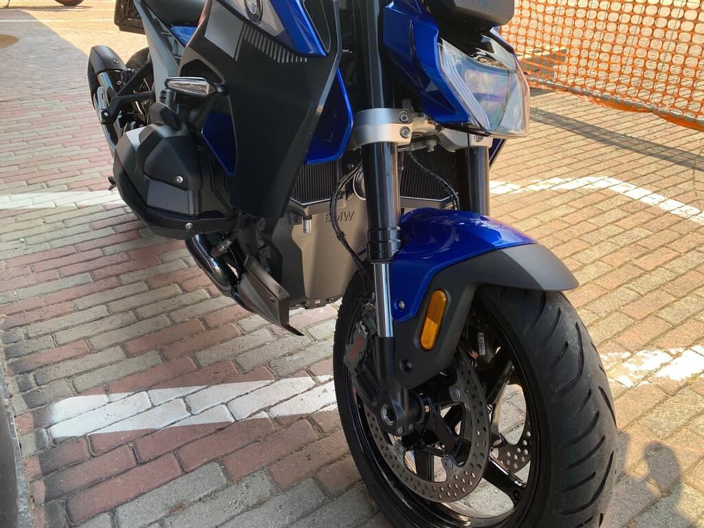 R 1300 R