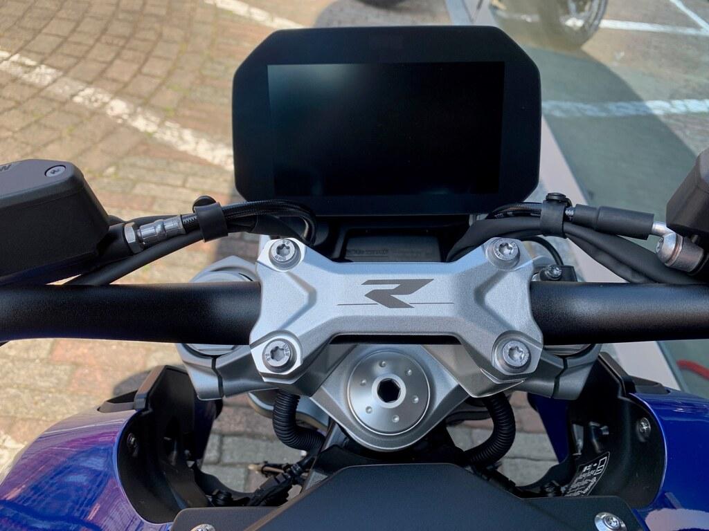 R 1300 R