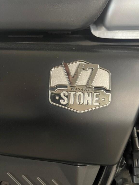 V7 850