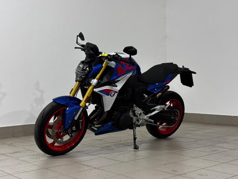 F 900 R