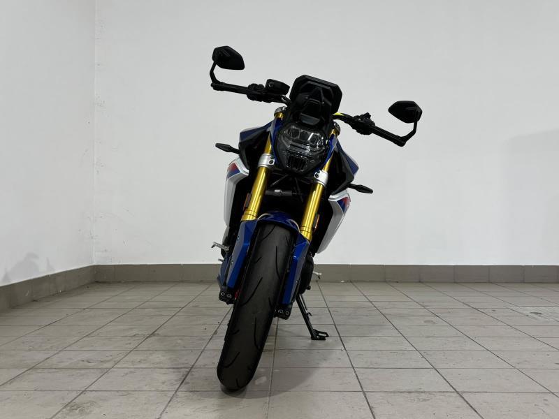 F 900 R