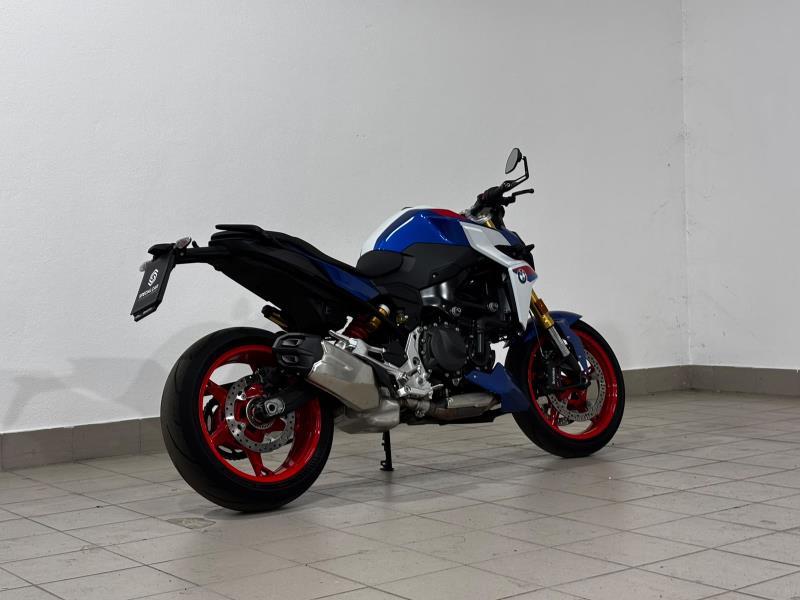 F 900 R