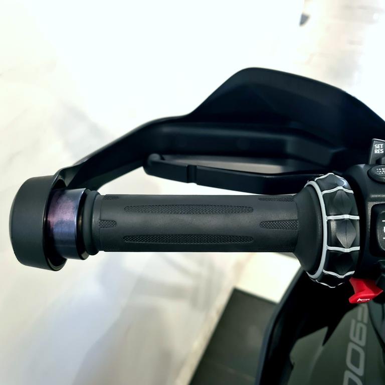 F 900 XR