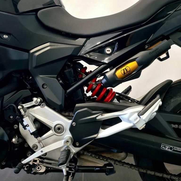 F 900 XR