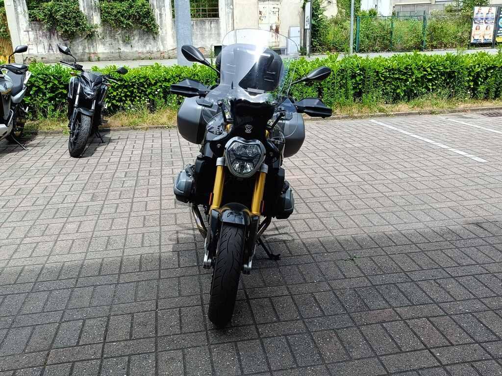 R 1200 R
