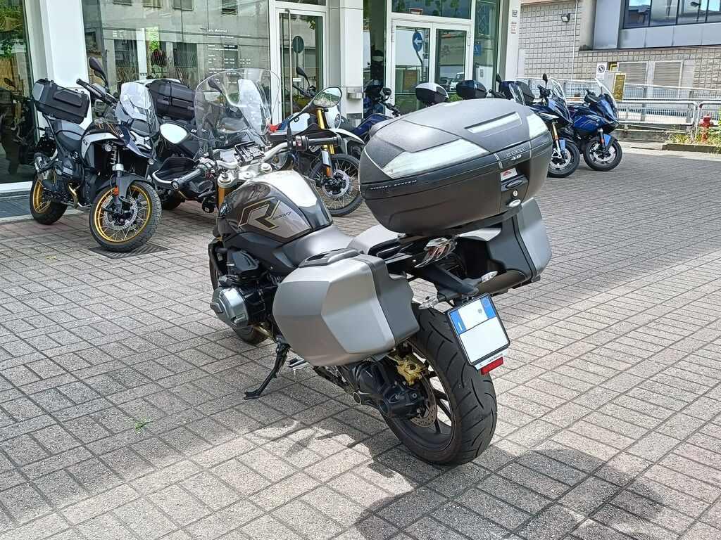 R 1200 R