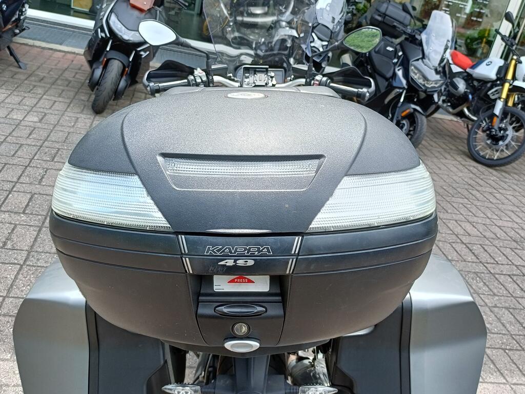 R 1200 R
