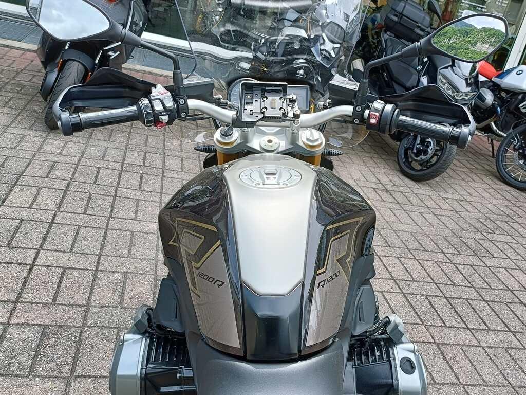 R 1200 R
