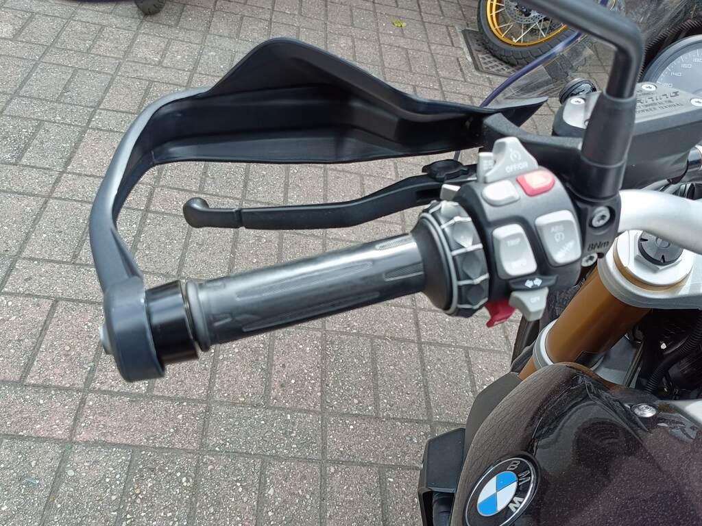 R 1200 R