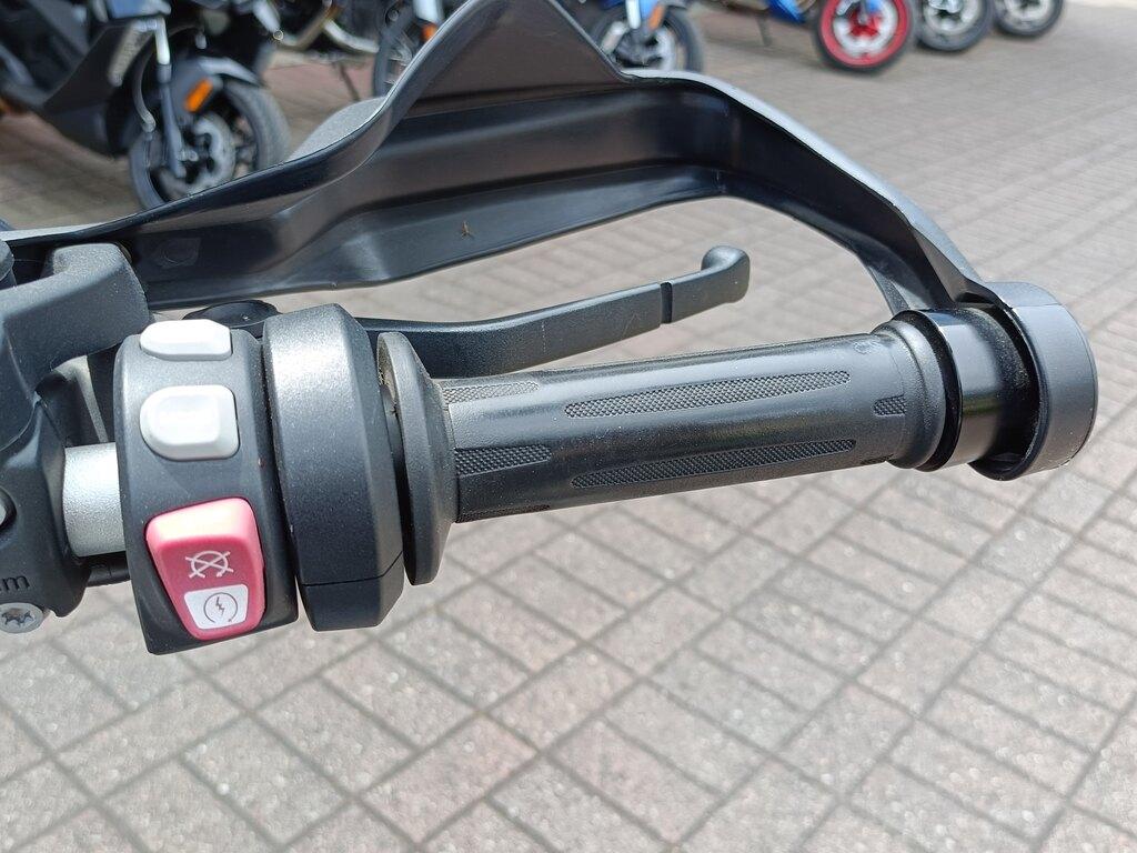 R 1200 R