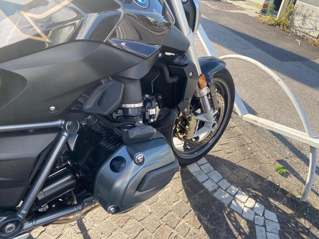 R 1200 R