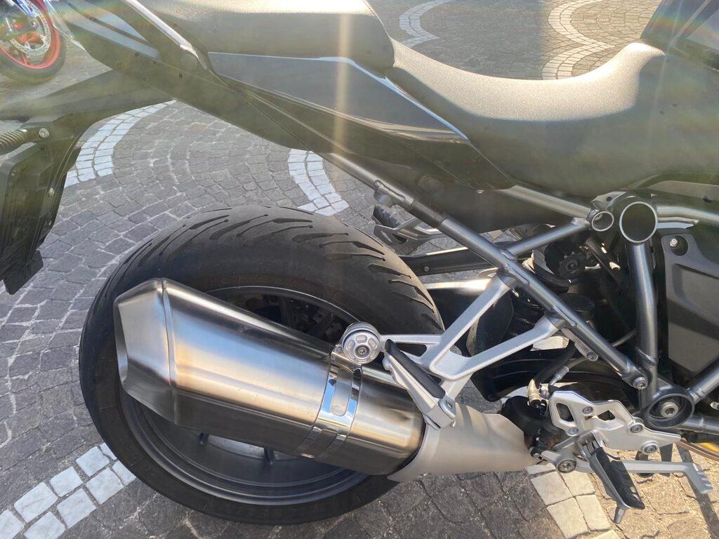 R 1200 R