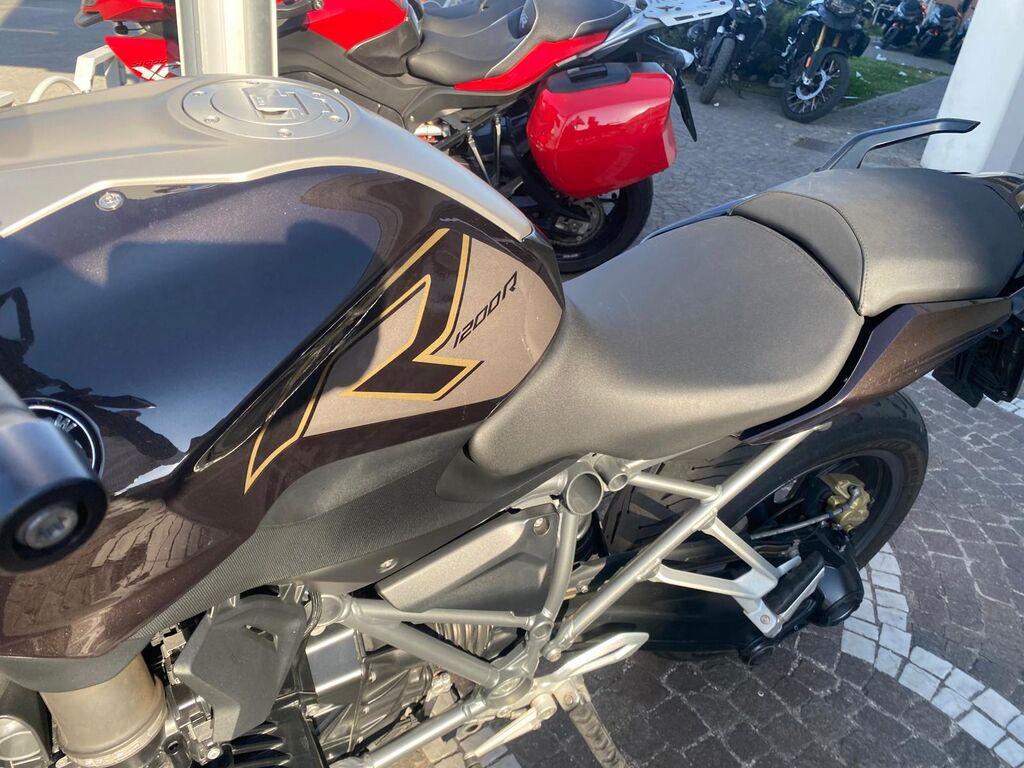 R 1200 R