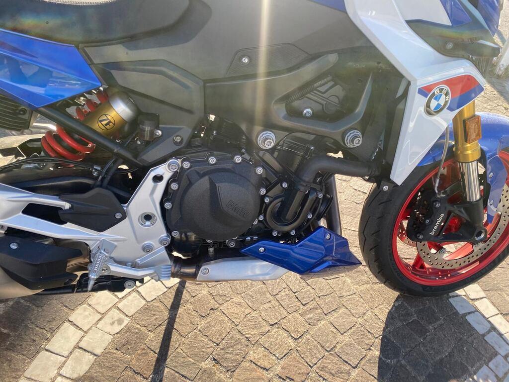 F 900 R
