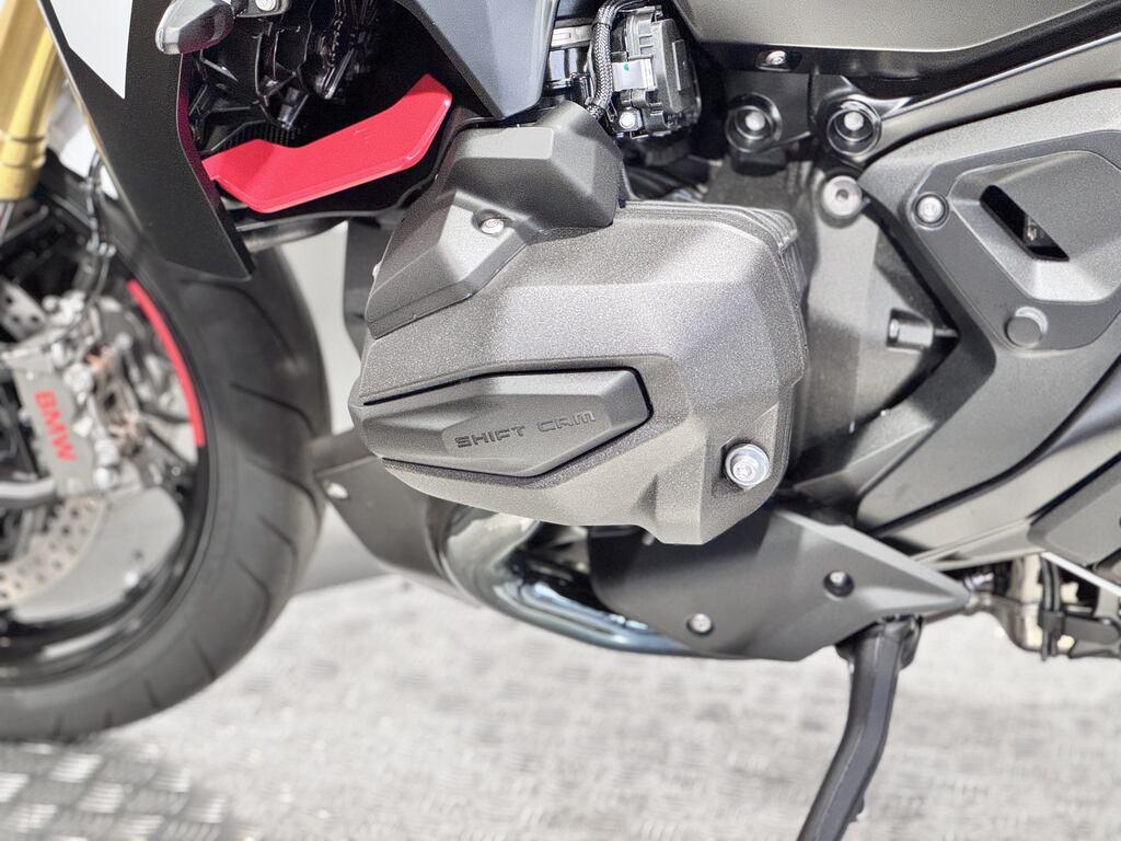 R 1300 R