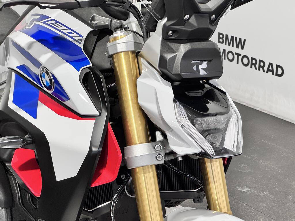 R 1300 R