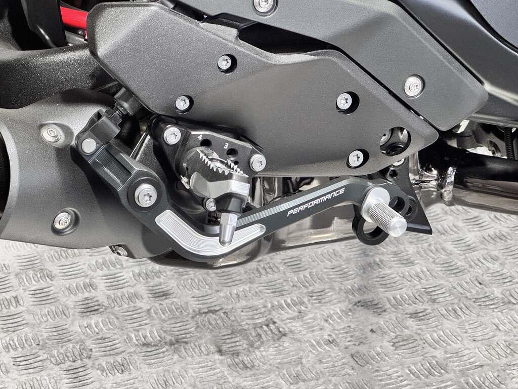 R 1300 R