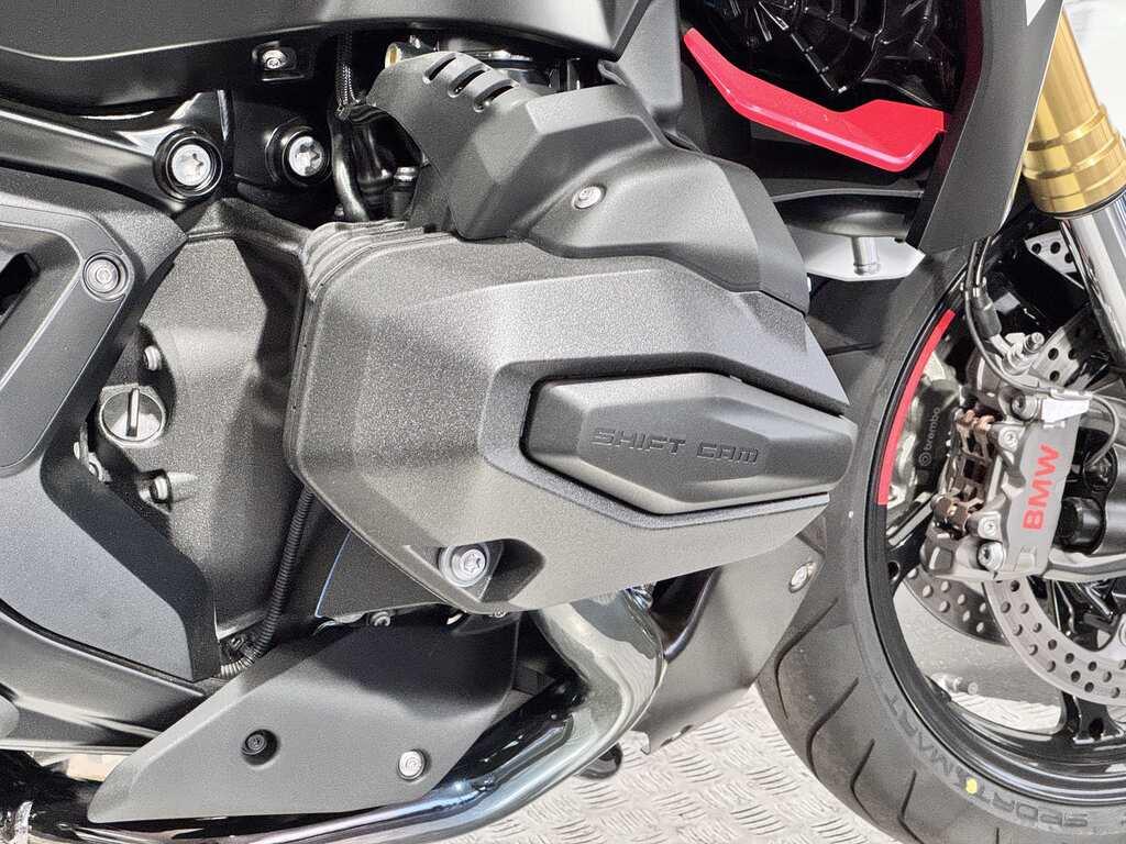 R 1300 R