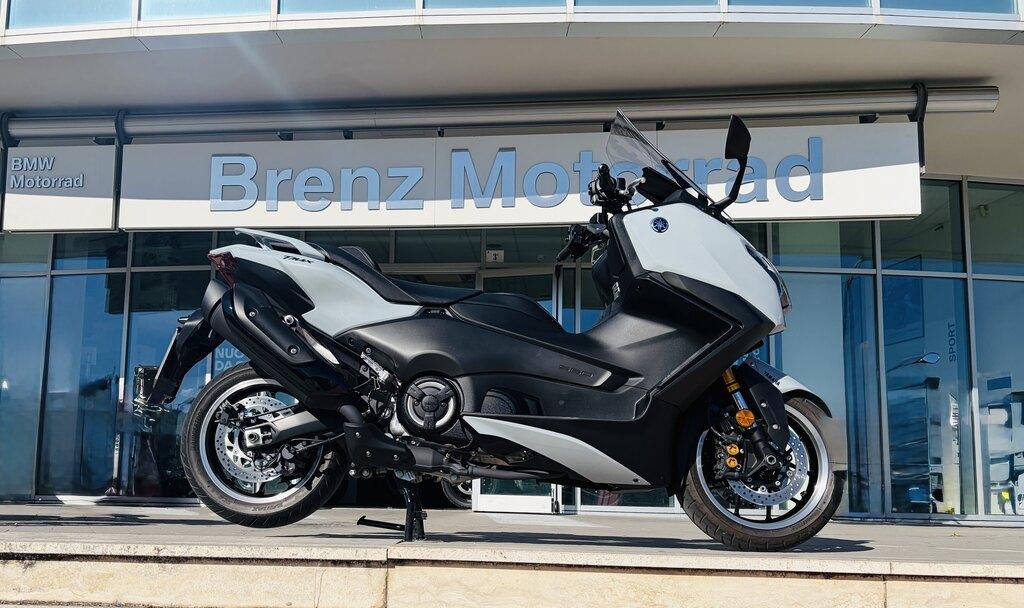 T-MAX 560
