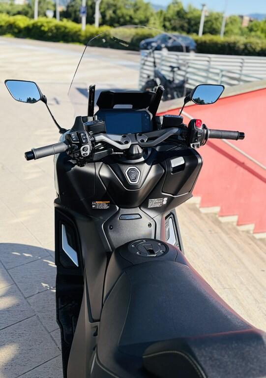 T-MAX 560