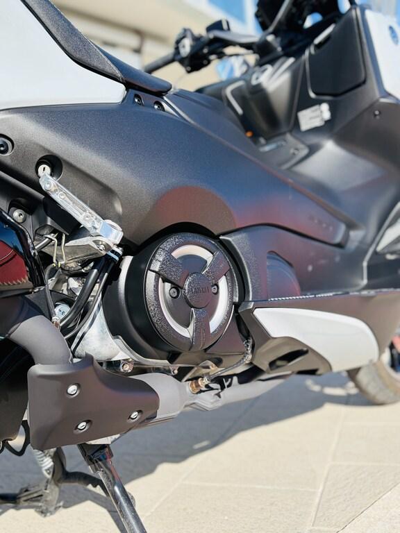 T-MAX 560
