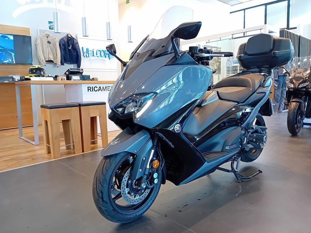 T-MAX 560