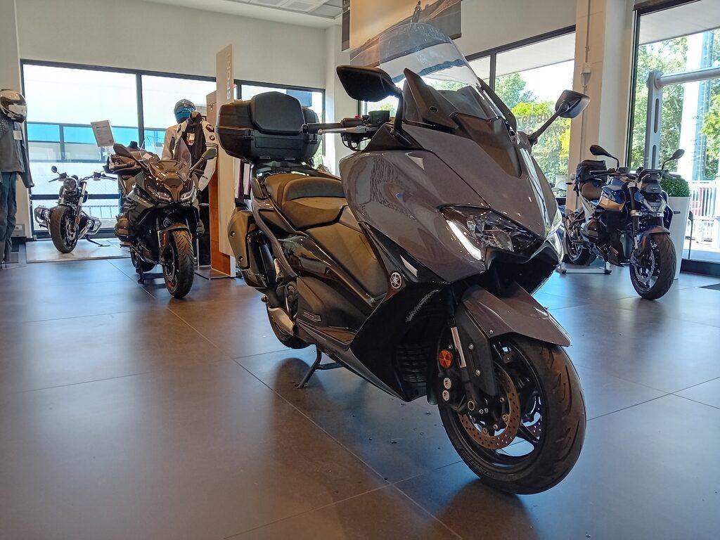 T-MAX 560