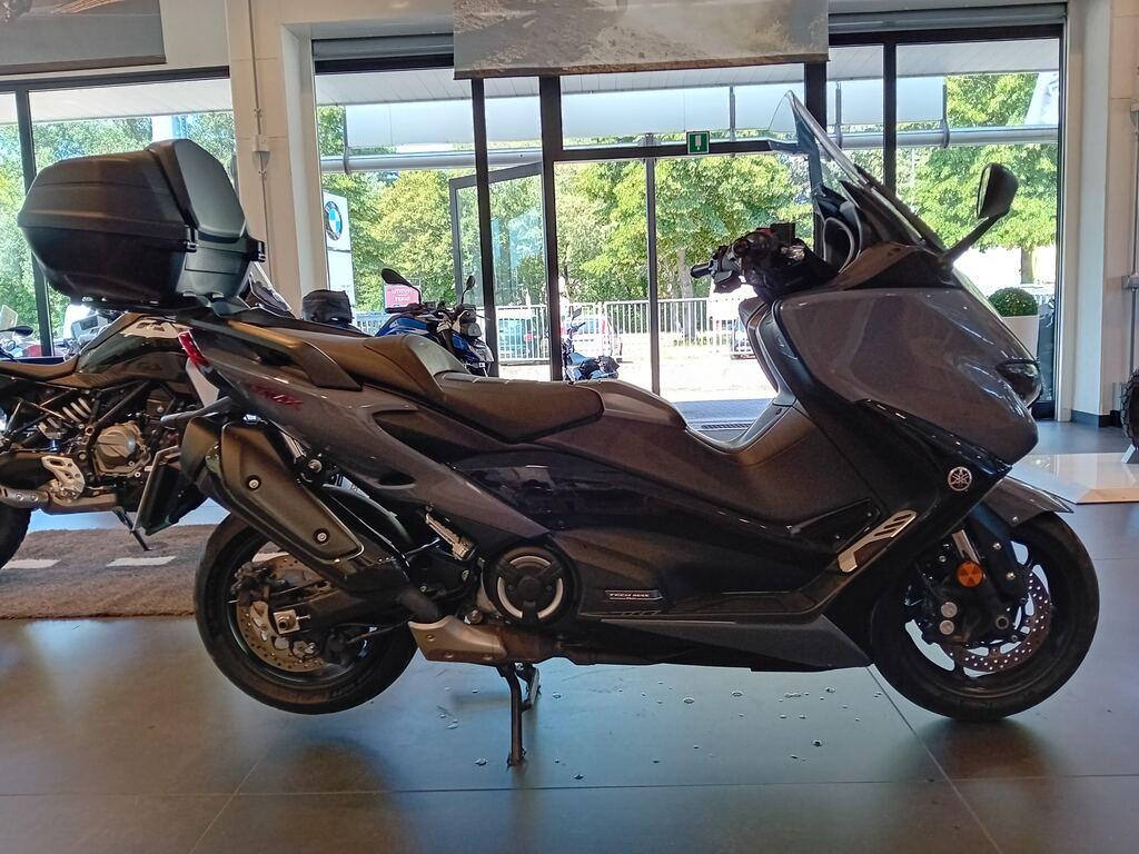 T-MAX 560