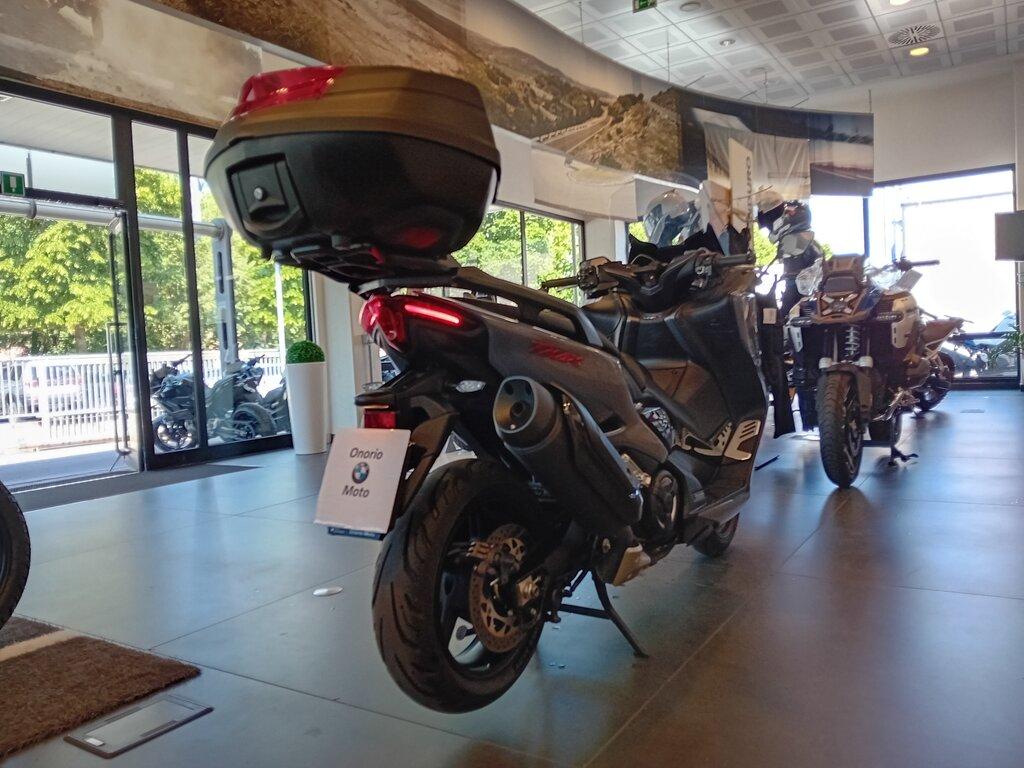 T-MAX 560