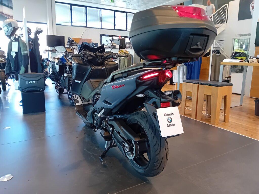 T-MAX 560