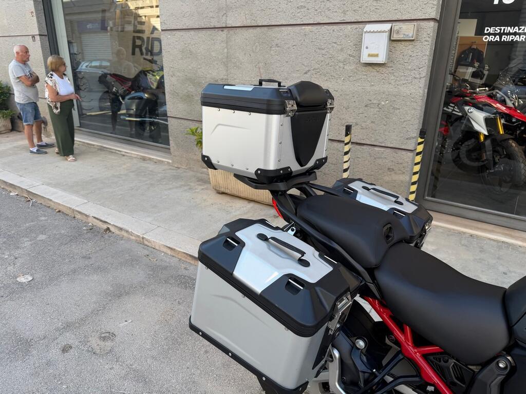 MULTISTRADA V4