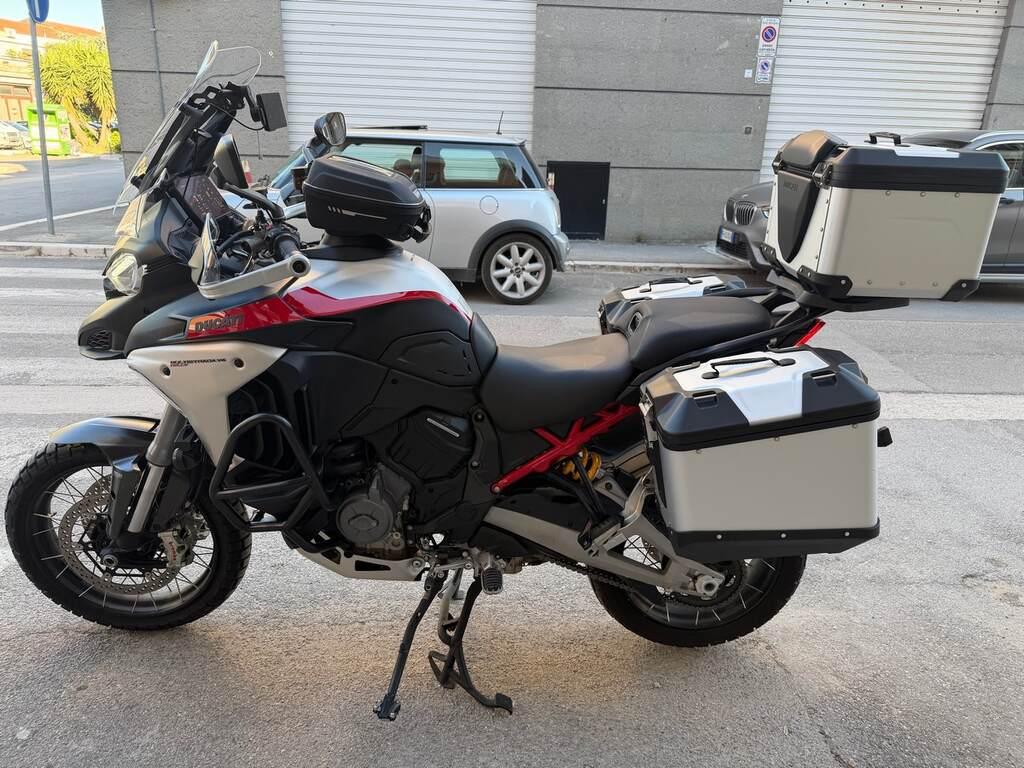 MULTISTRADA V4