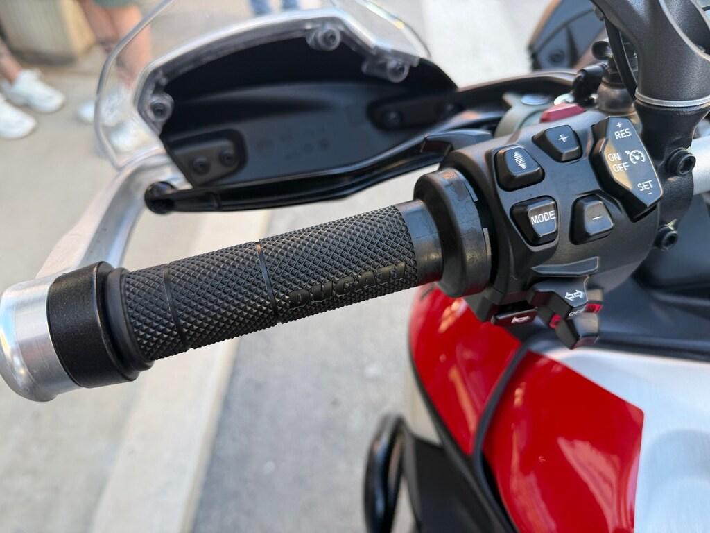 MULTISTRADA V4