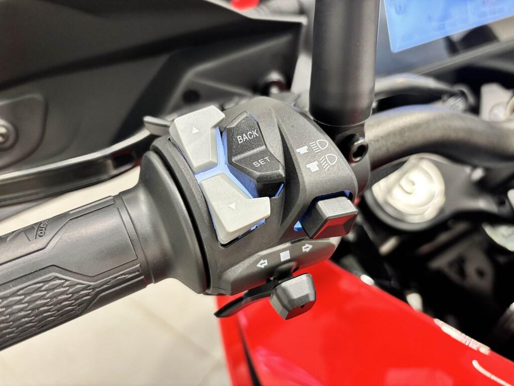 X CAPE 700
