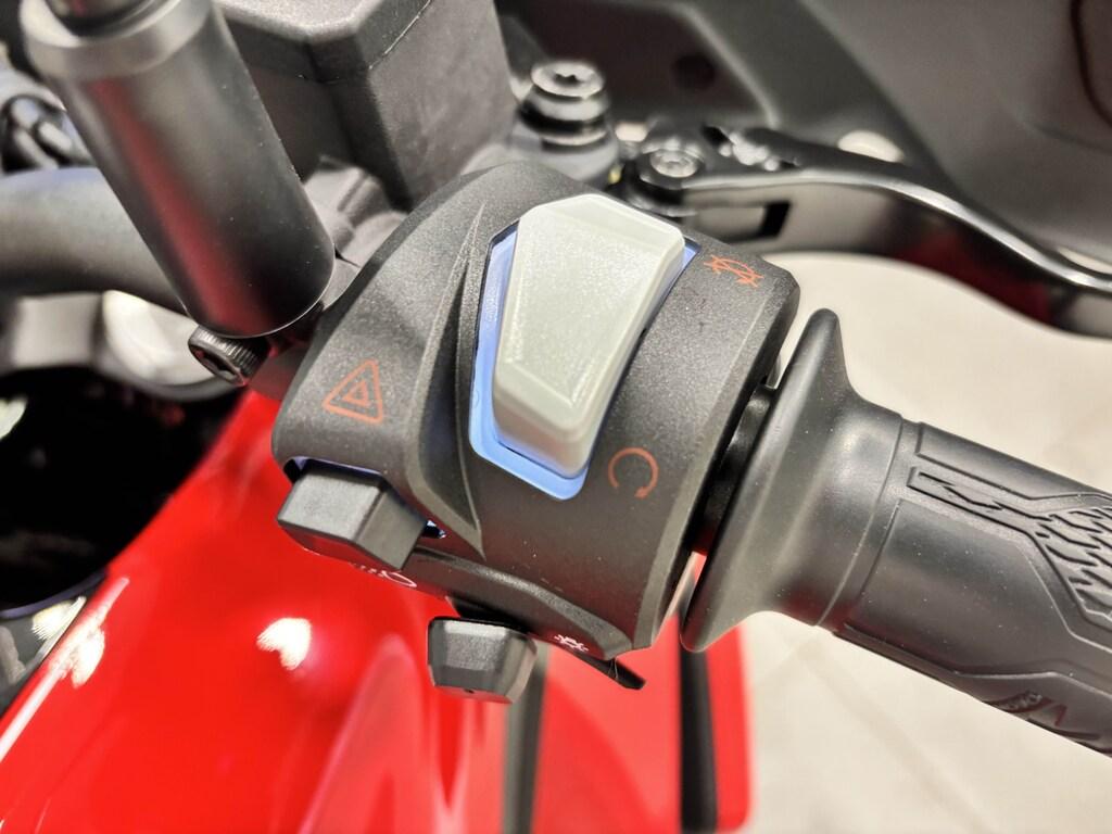 X CAPE 700