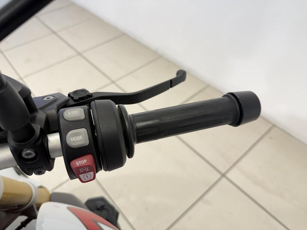 R 1200 R