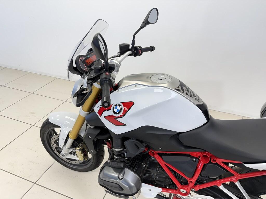 R 1200 R