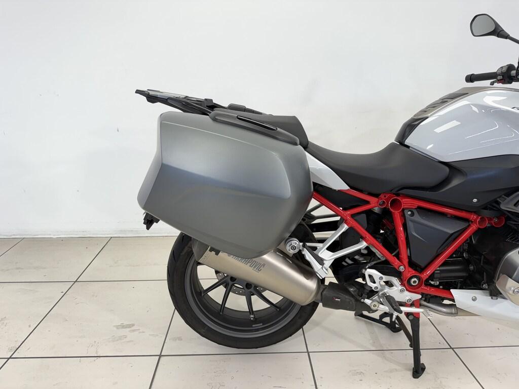 R 1200 R