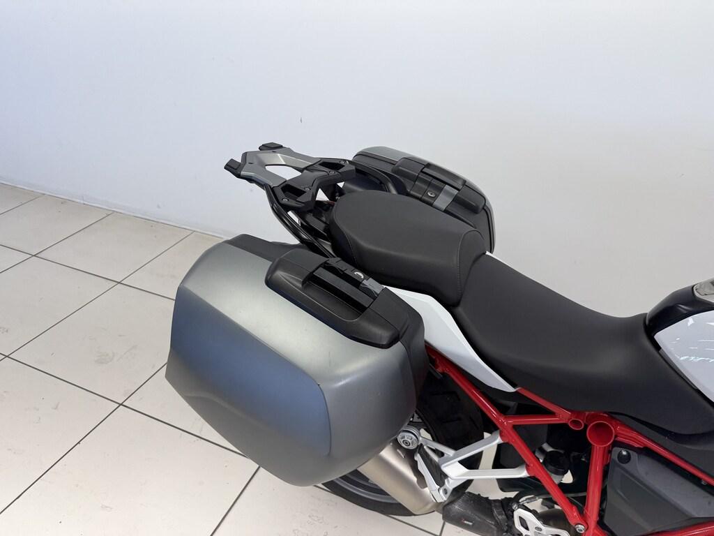 R 1200 R