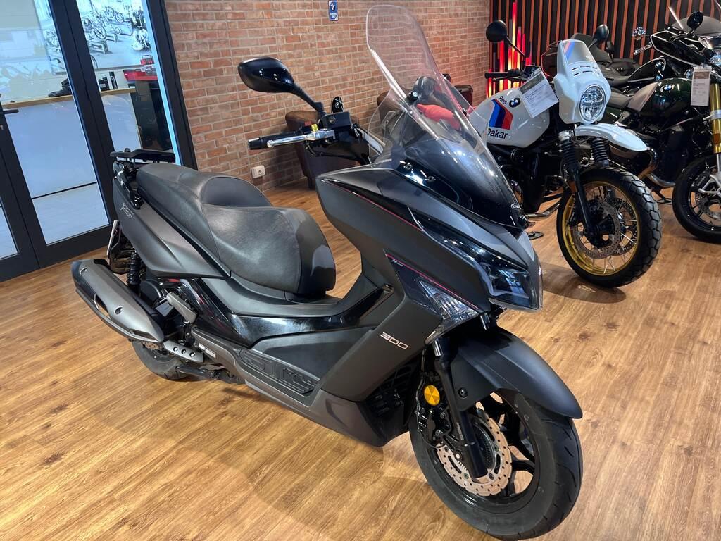 X-TOWN 300