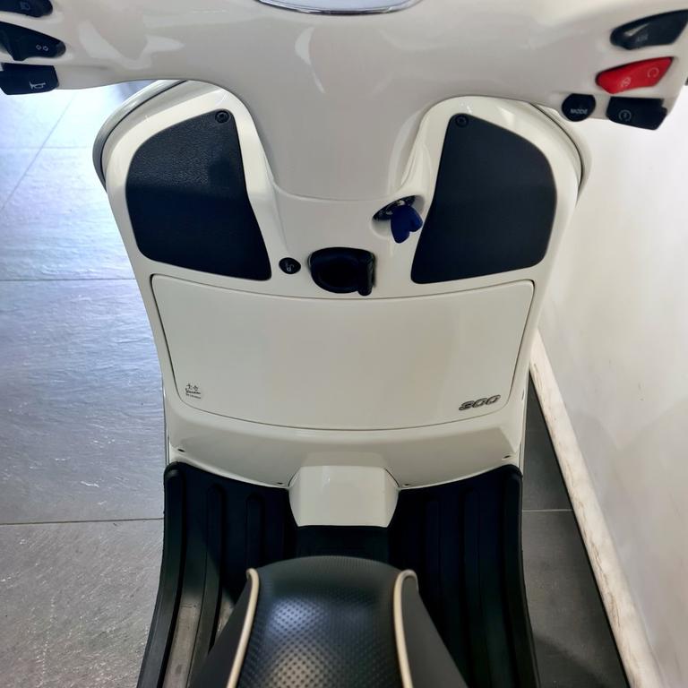 VESPA GTS 300