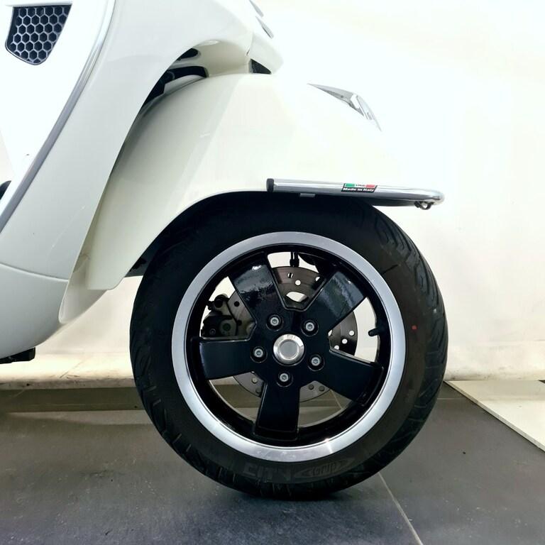 VESPA GTS 300