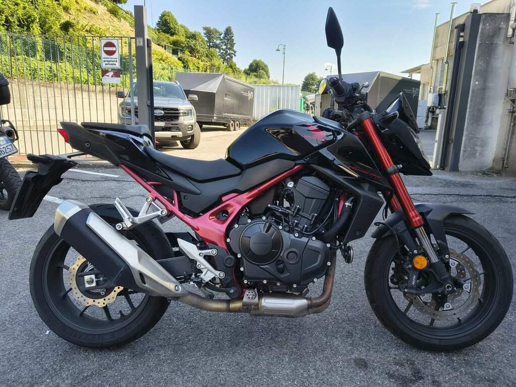 HORNET 750
