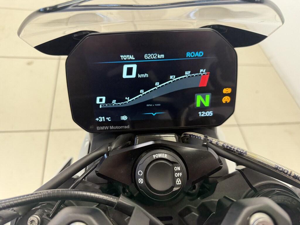 M 1000 R